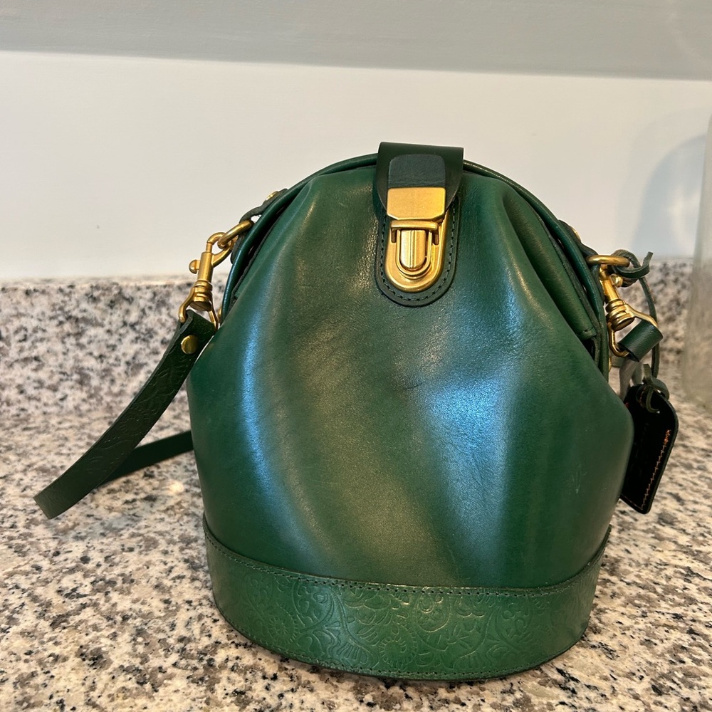Old Trend Green Leather Tote